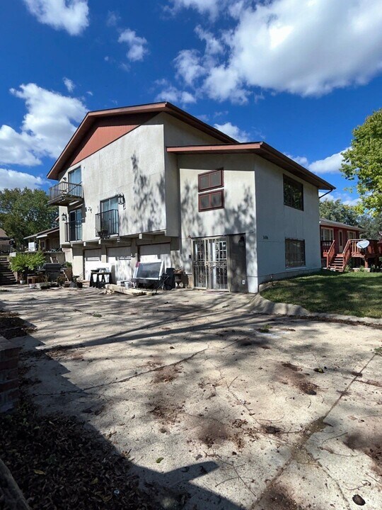 1406 Labelle Ave in Rockford, IL - Foto de edificio