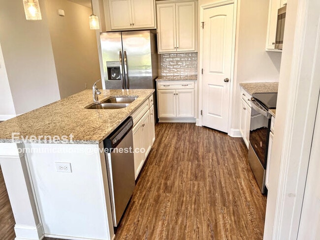 109 Elaina Grey Ct in New Market, AL - Building Photo - Building Photo