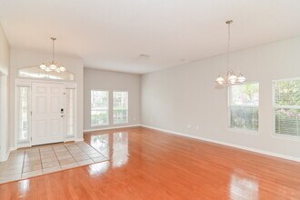 1798 Chatham Village Dr in Orange Park, FL - Foto de edificio - Building Photo