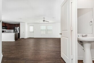 9213 Marilyn Pl in Dallas, TX - Building Photo - Building Photo