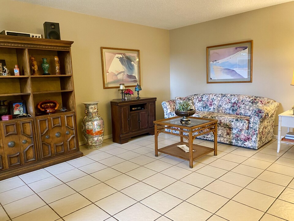 894 Flanders S in Delray Beach, FL - Building Photo