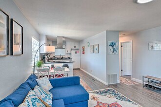 434 Larkin St, Unit ID1305178P in Monterey, CA - Foto de edificio - Building Photo