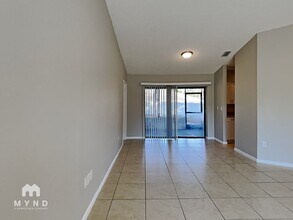 5220 Juliet Ct in Spring Hill, FL - Foto de edificio - Building Photo