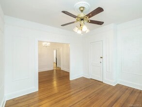 70 Central Ave in Sea Cliff, NY - Building Photo - Building Photo