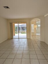 198 Burnt Pine Dr in Naples, FL - Building Photo - Building Photo