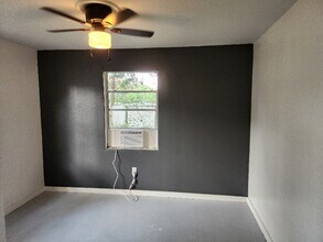 137 Chickasaw in Smithville, TX - Building Photo - Building Photo