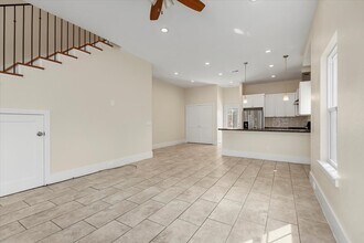 2002 Lynnfield St in Houston, TX - Foto de edificio - Building Photo