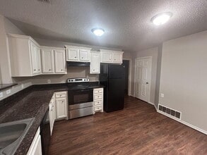 7803 Avenue J in Lubbock, TX - Building Photo - Building Photo