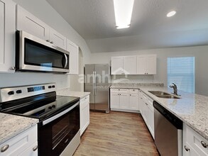 9926 Sun Ml in San Antonio, TX - Building Photo - Building Photo