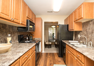 Midland Falls Apartments in Columbus, GA - Building Photo - Interior Photo