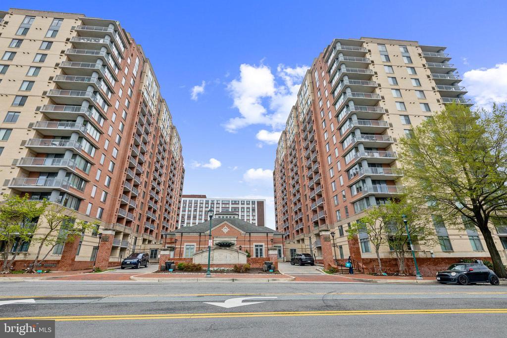 11710 Old Georgetown Rd in North Bethesda, MD - Building Photo