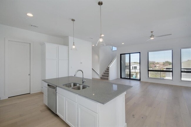property at 2050 Lohmans Spur Rd