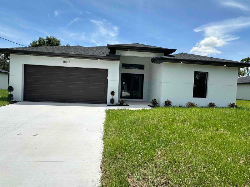 2803 49th St W in Lehigh Acres, FL - Building Photo