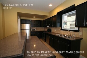 149 Garfield Ave NW in Grand Rapids, MI - Building Photo - Building Photo