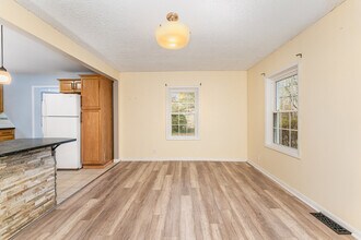 7831 Summerfield Rd in Summerfield, NC - Building Photo - Building Photo