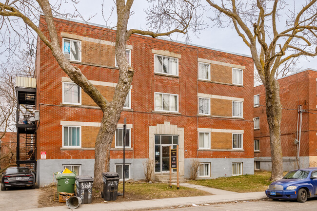 Khandaker Villa in Montréal, QC - Building Photo - Building Photo