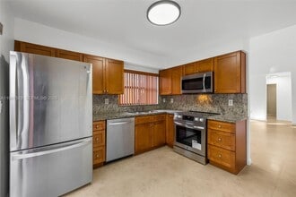 449 SW 88th Pl in Miami, FL - Building Photo - Building Photo