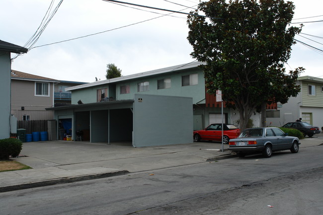 486 Milton Ave in San Bruno, CA - Building Photo - Building Photo