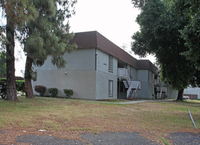 420 Swan St in Livingston, CA - Foto de edificio - Building Photo