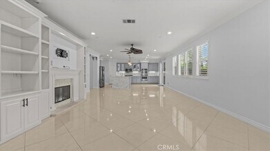 5448 Turin Way in Fontana, CA - Foto de edificio - Building Photo