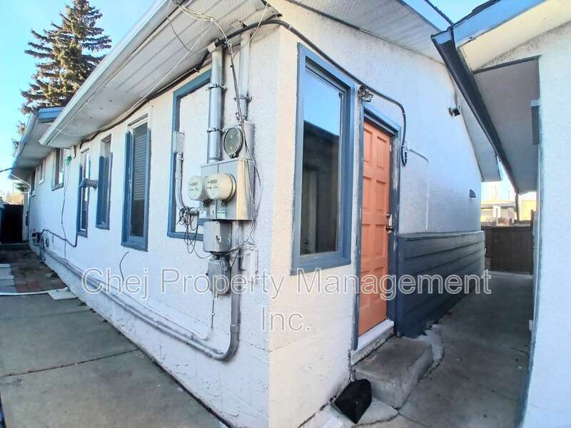 6519-6136 136 Ave NW in Edmonton, AB - Building Photo