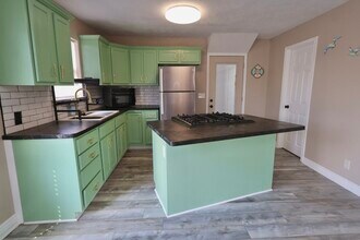 642 5th St in San Leon, TX - Building Photo - Building Photo