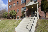 Brentshire Gardens in Pittsburgh, PA - Foto de edificio - Building Photo