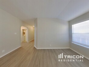 332 Hummingbird Dr in New Braunfels, TX - Building Photo - Building Photo