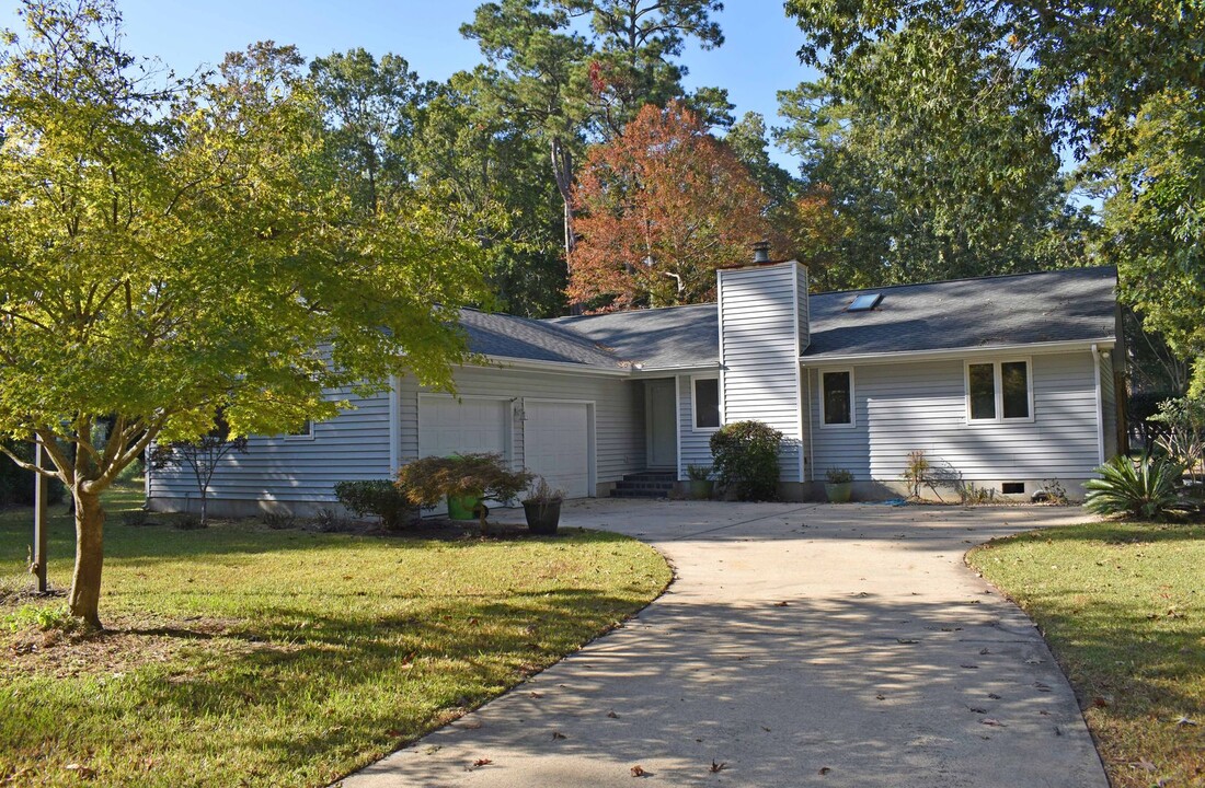 4004 Schooner Cir in Oriental, NC - Foto de edificio