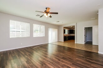 7509 S 27th Way in Phoenix, AZ - Foto de edificio - Building Photo