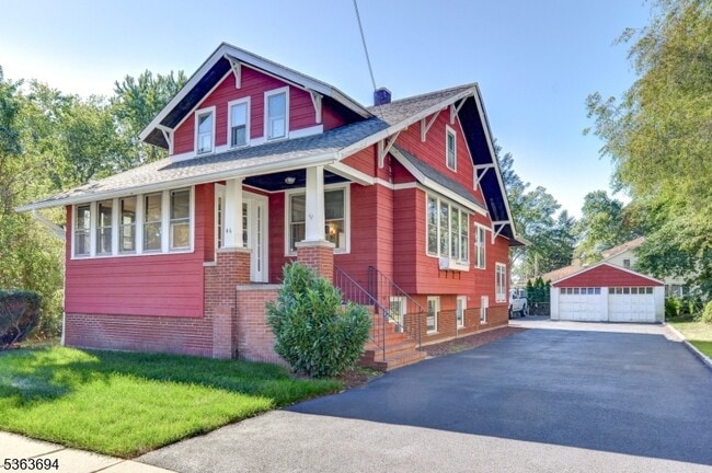 46 Grove St in Waldwick, NJ - Building Photo - Building Photo