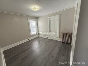 402 Fourth St, Unit 2 in Old Town, ME - Building Photo - Building Photo