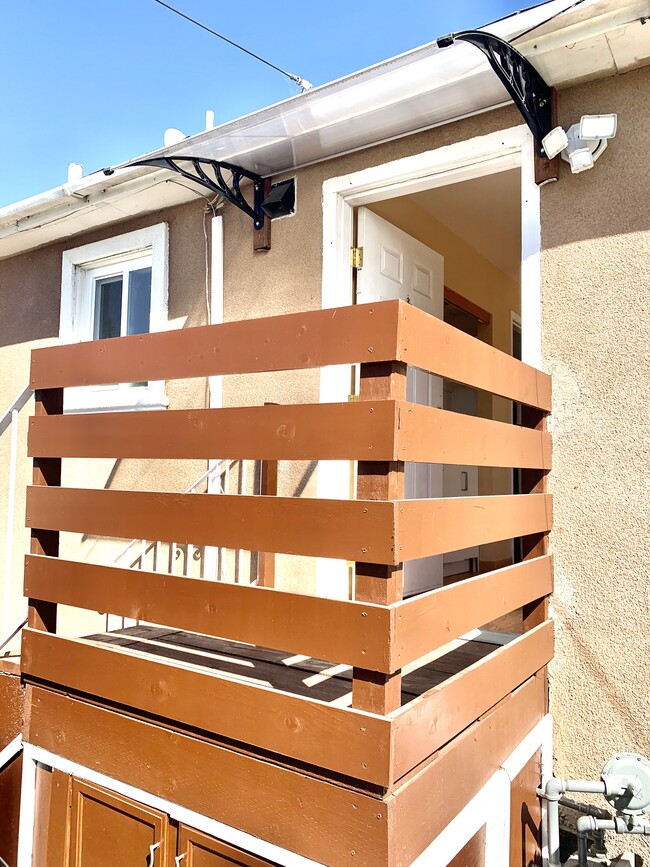 6815 Moeser Ln, Unit 6815 Moeser Lane Unit C in El Cerrito, CA - Foto de edificio - Building Photo