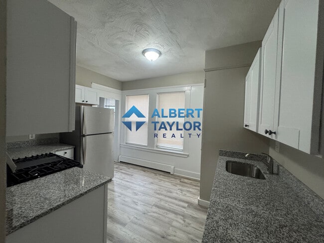 6 Bowdoin Park, Unit 1