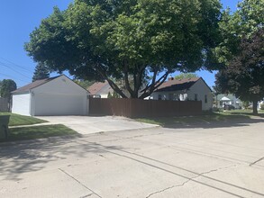 19305 Philomene Blvd in Allen Park, MI - Building Photo - Building Photo