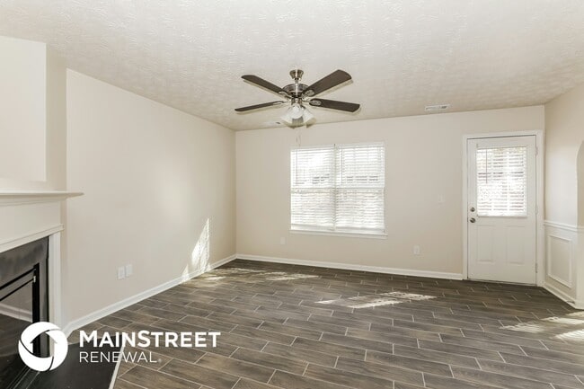 7471 Garnet Dr, Unit 3 in Jonesboro, GA - Building Photo - Building Photo