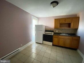 1833 W Rockland St in Philadelphia, PA - Foto de edificio - Building Photo