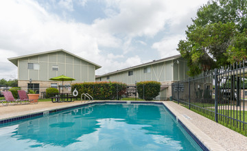 RiverStone Apartment Homes in New Braunfels, TX - Foto de edificio - Building Photo