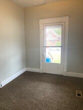 2500 W Oak St in Louisville, KY - Building Photo - Building Photo