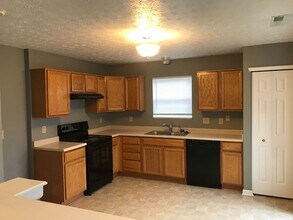 6480 Matcumbe Way in Plainfield, IN - Building Photo - Building Photo