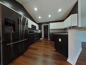 5841 Blue Sky Ln in Hope Mills, NC - Building Photo - Building Photo