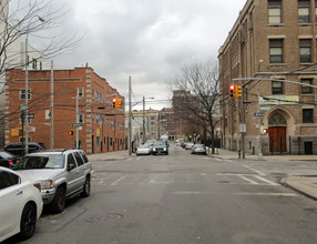 Primrose in Bronx, NY - Foto de edificio - Building Photo