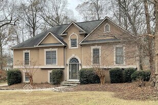 2011 Castlemaine Cir in Woodstock, GA - Building Photo
