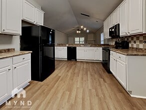 2086 Edgewood Dr in Moody, AL - Building Photo - Building Photo