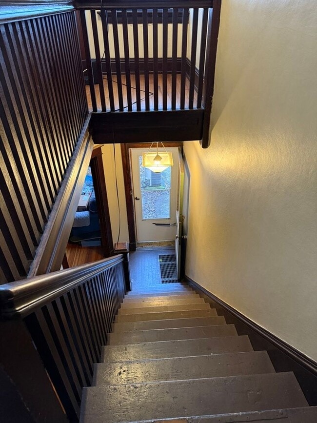 2215 Victor St in Cincinnati, OH - Foto de edificio - Building Photo