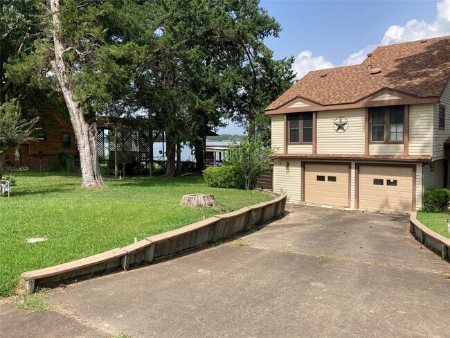 554 Harbor Dr in Onalaska, TX - Building Photo - Building Photo