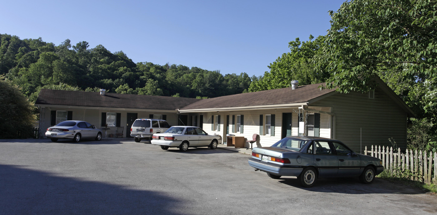 2927 Roane State Hwy in Harriman, TN - Building Photo