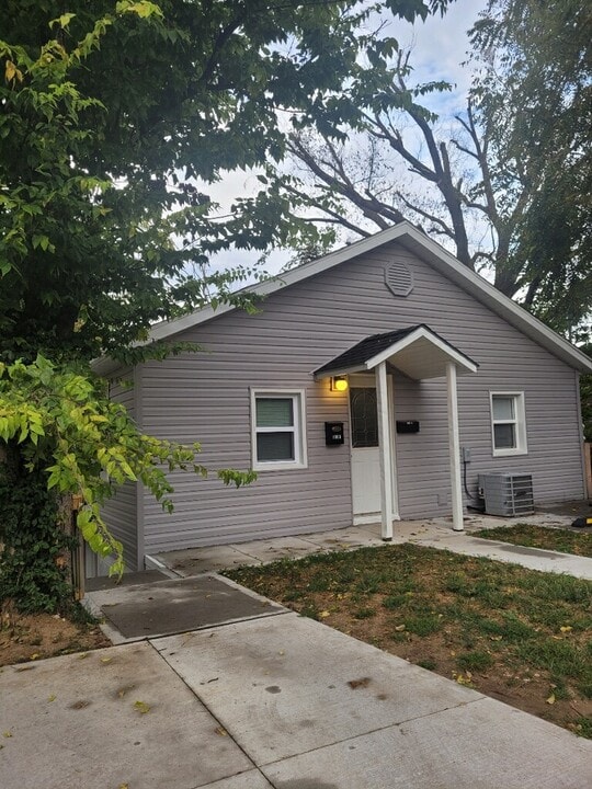 1100 Saint Marys Blvd, Unit B in Jefferson City, MO - Foto de edificio