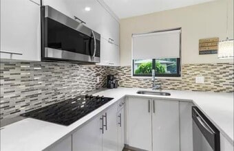 320 NE 15th Ave in Fort Lauderdale, FL - Building Photo - Building Photo