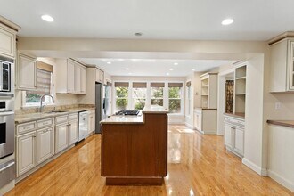 303 Upland Ave in Newton, MA - Building Photo - Building Photo